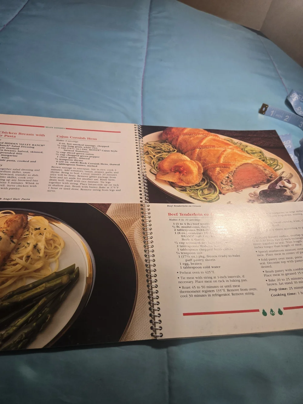 Treasury of Christmas Recipes Cookbook - White/Cream Cover